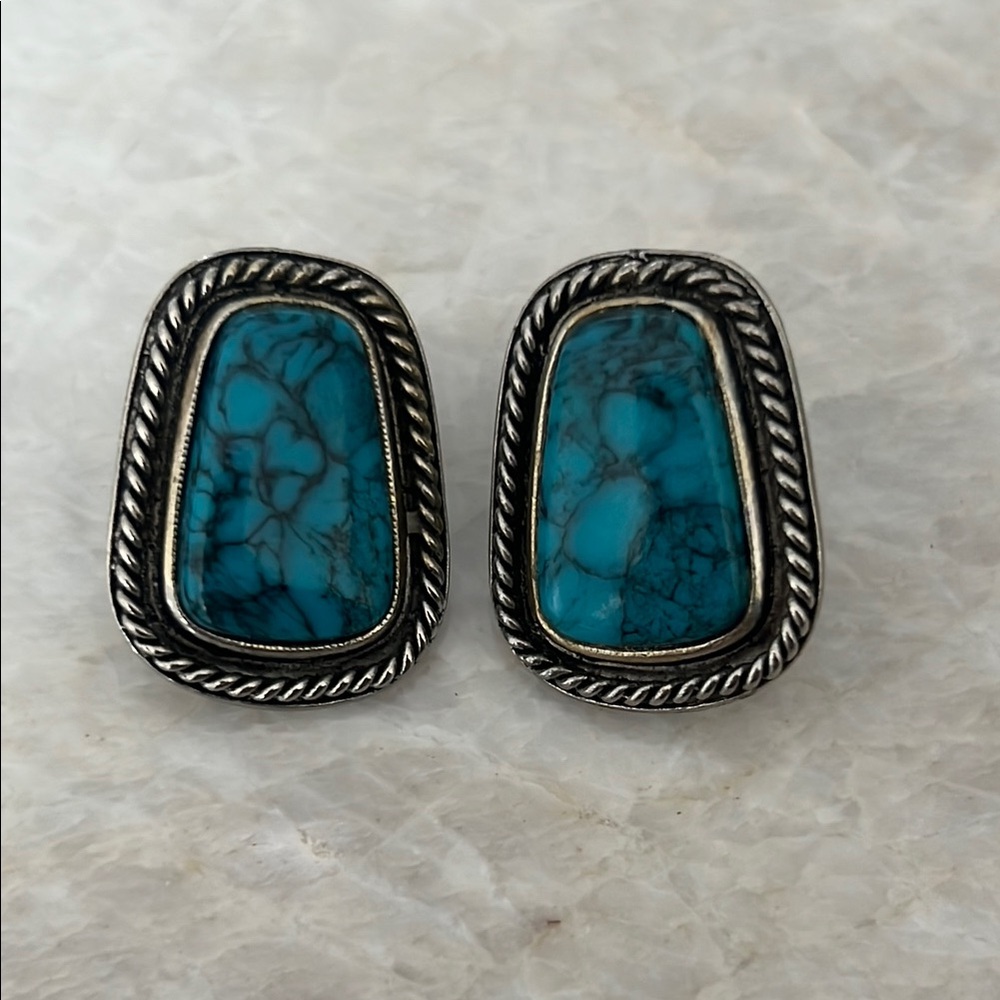 Vintage Signed Goldette Faux Turquoise Silver Tone Cabochon Screwback Earrings